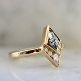 Brilinta Kite Rose Cut Salt & Pepper Diamond 18K Gold Wedding Ring