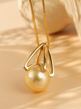 Conical Design Pendant with South Sea Golden Pearl – 18K Gold