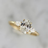 1ct Oval Diamond 18K Yellow Gold Propose Ring