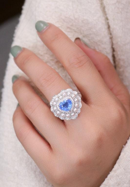 1.01ct Blue Sapphire Heart Cut Statement 18K Gold Ring with Diamonds