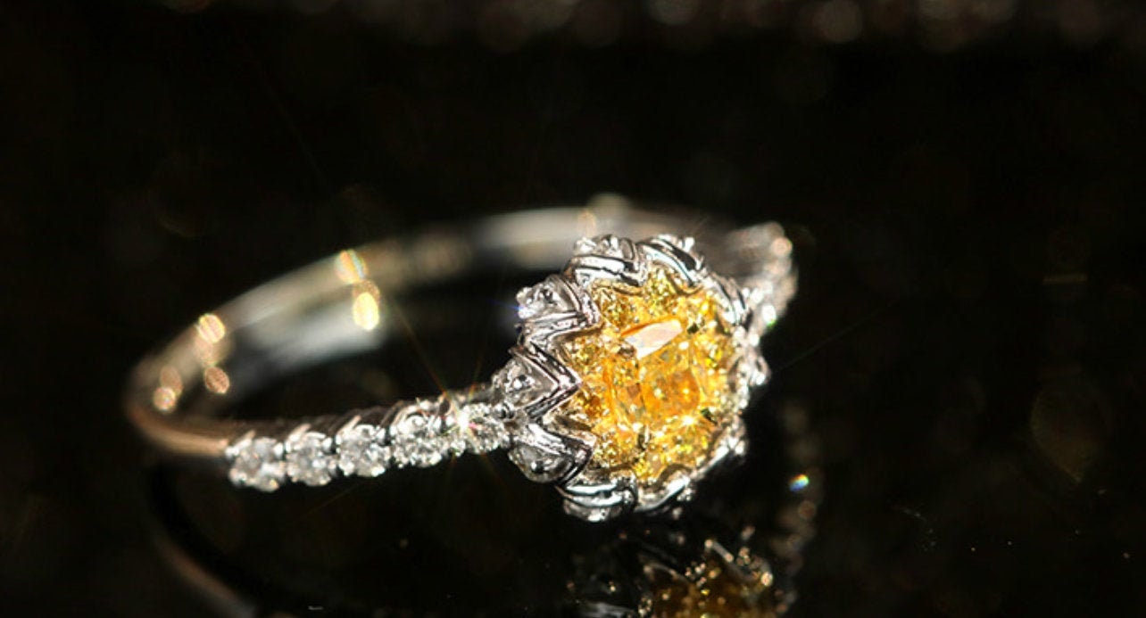Star Fancy Yellow Diamonds Cushion Ring in 18K White Gold