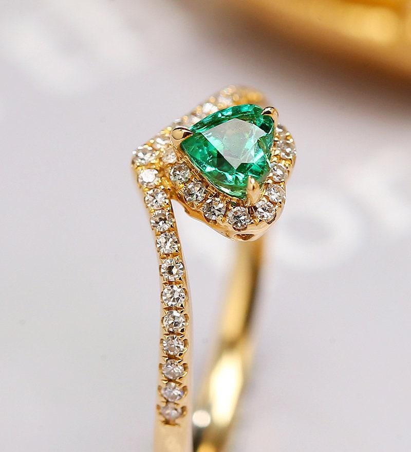 Emerald Heart Shape & Halo Diamond 18K Yellow Gold Ring