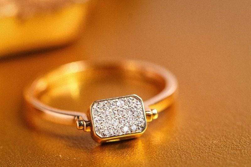 Emerald & White Diamond Flip Ring in 18K Yellow Gold