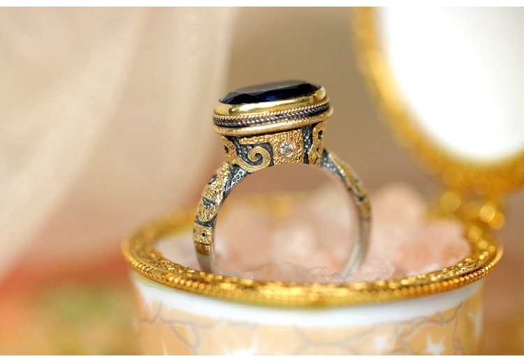 12x7mm Blue Sapphire 18K Gold Vintage Ring