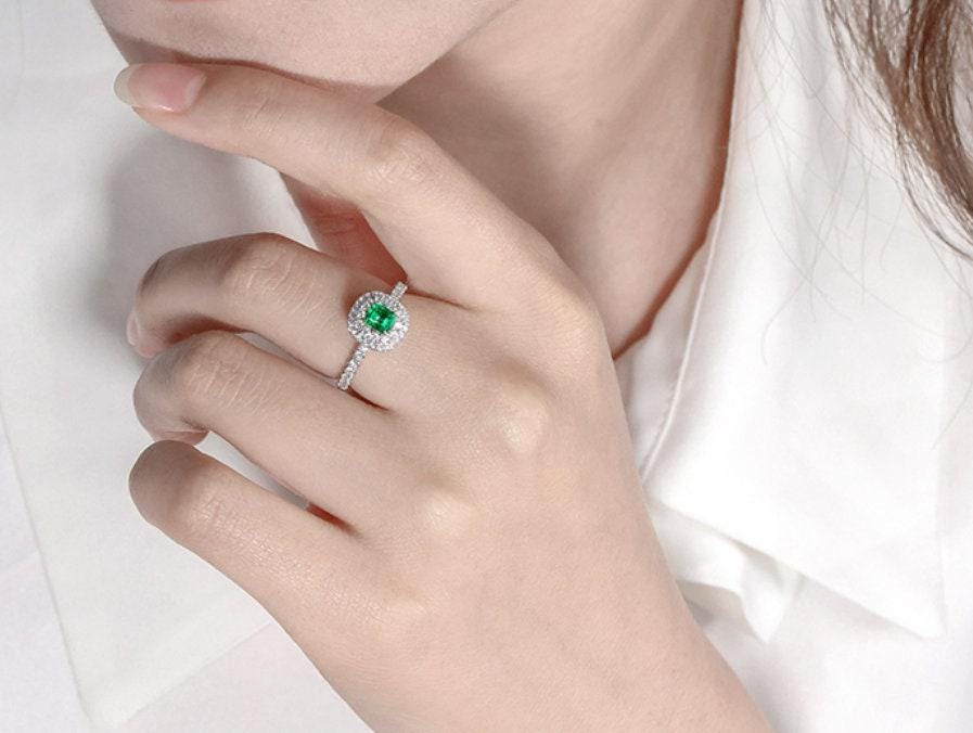 Classic Tsavorite Wedding Diamonds Ring in Platinum 950