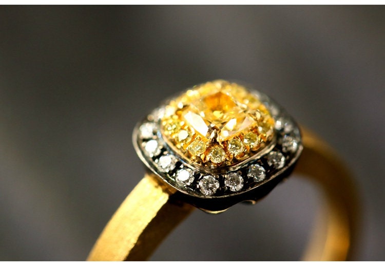 Fancy Yellow Diamonds Satin Finish Ring in 18K Yellow Gold