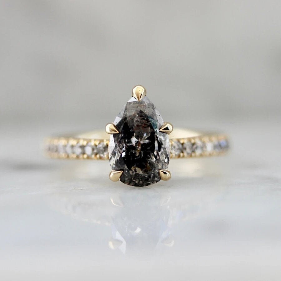 Nox 1.7ct Pear Salt & Pepper Dimond 18K Gold Ring