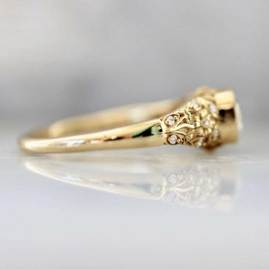 Bright Cushion Diamond Engraved Ring in 18K Yellow Gold