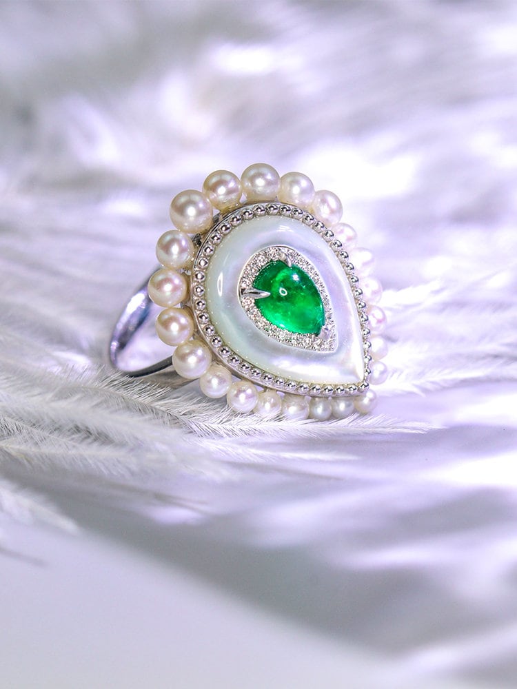 Emerald Cabochon Pearl 18K White Gold Vintage Ring