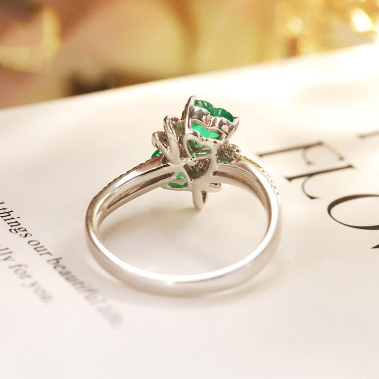 1.5ct Double Heart-Shaped Emerald Ring with Diamond in 18K White Gold