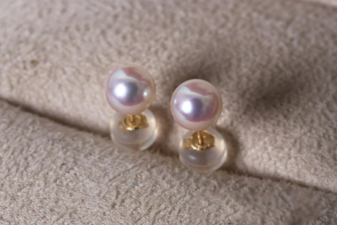Japan Akoya Pearl Studs Earring in 18K Yellow Gold