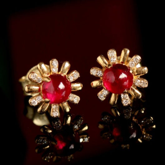 Daisy Desgin Ruby Cabochon Cut Earrings in 18K Gold