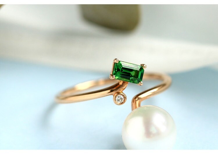 Japan Akoya Pearl & Tsavorite Ring in 18K Yellow Gold