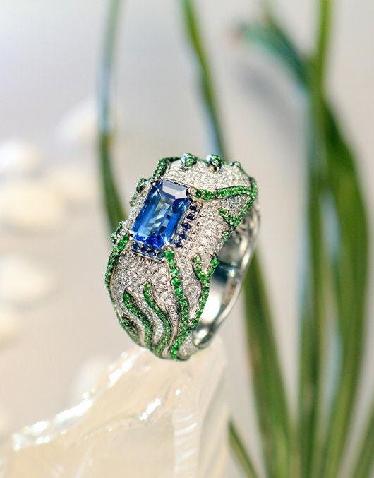 2.08ct Sapphire Emerald Cut Horizontal Stone Ring - 18K White Gold