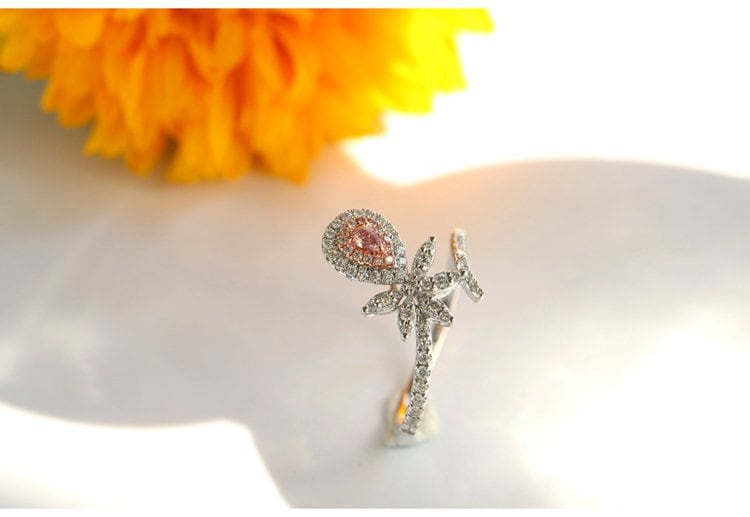 Pineapple Design Pink Diamond Ring - 18K White Gold