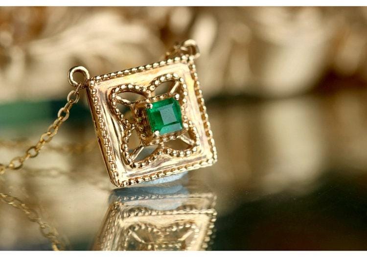 Vintage Emerald 18K Yellow Gold Granulation Necklace