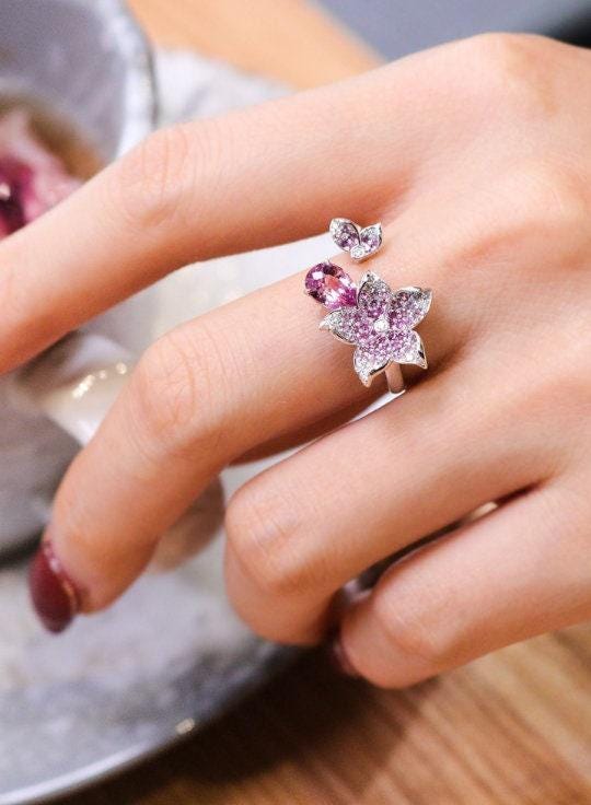 Pink Sapphire & Diamonds Flower Ring in 18K White Gold