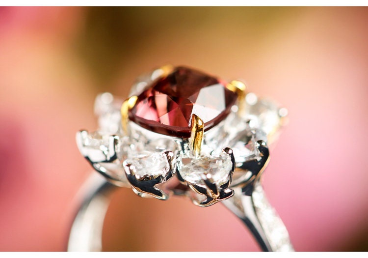 Flower Redish Spinel 1.01ct & White Sapphire Ring - 18K White Gold