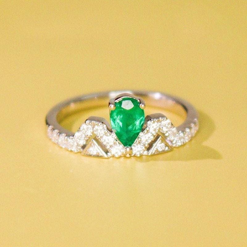 Stacking Crown Design Emerald Ring with Diamond in Platinum 950