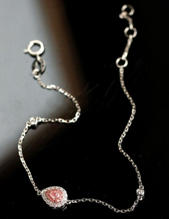 Pink Diamond Pear-Shaped Bracelets in 18K White Gold