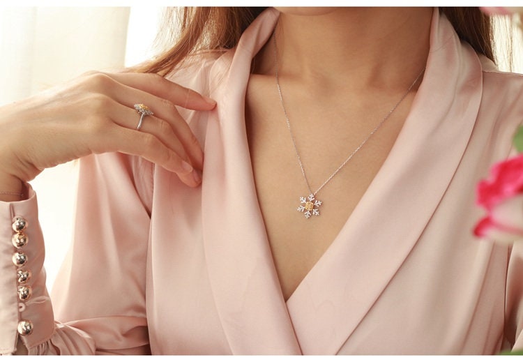 Snowflake Fancy Yellow Diamonds Necklace in 18K Yellow Gold