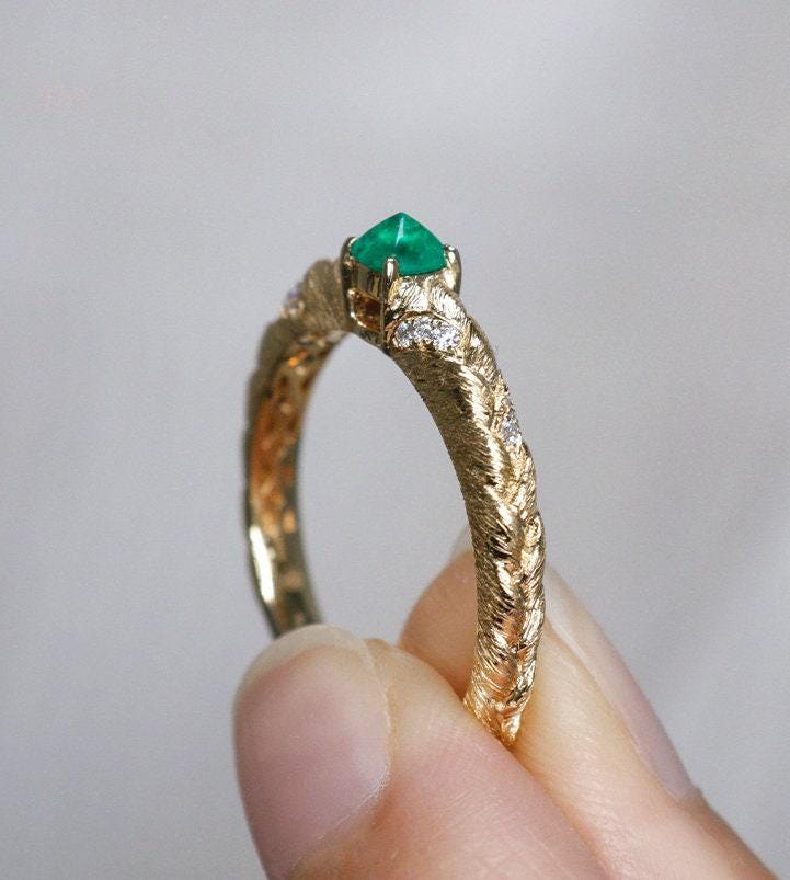 Brushed Finish 18K Gold Emerald Ring & White Diamond