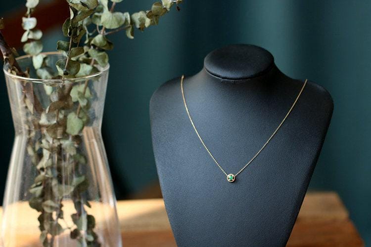 Emerald Square Cut Vintage Necklace in 18K Yellow Gold