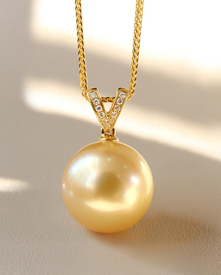 V-Shaped Diamonds Pendant with Hgue South Sea Golden Pearl - 18K Gold