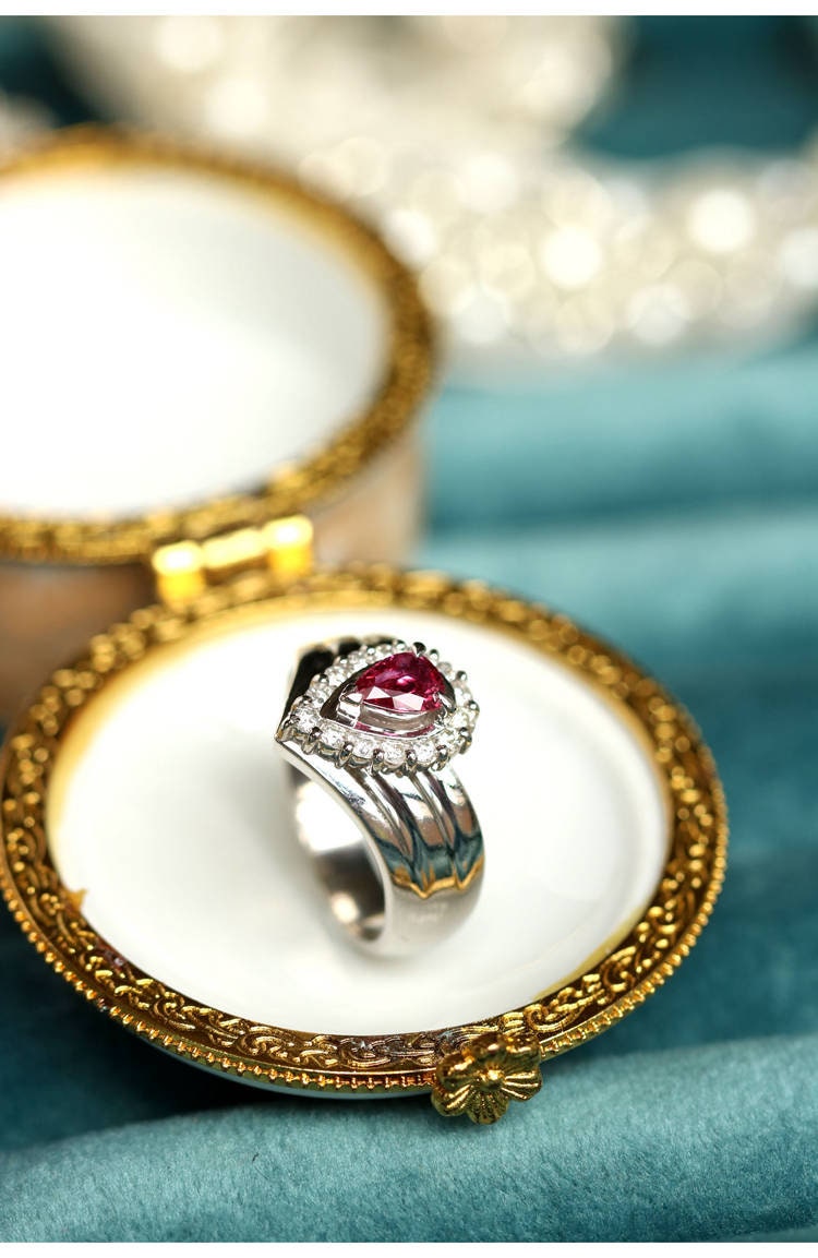 Pigeon Blood Ruby 18K Chunky Gold Chevron Ring