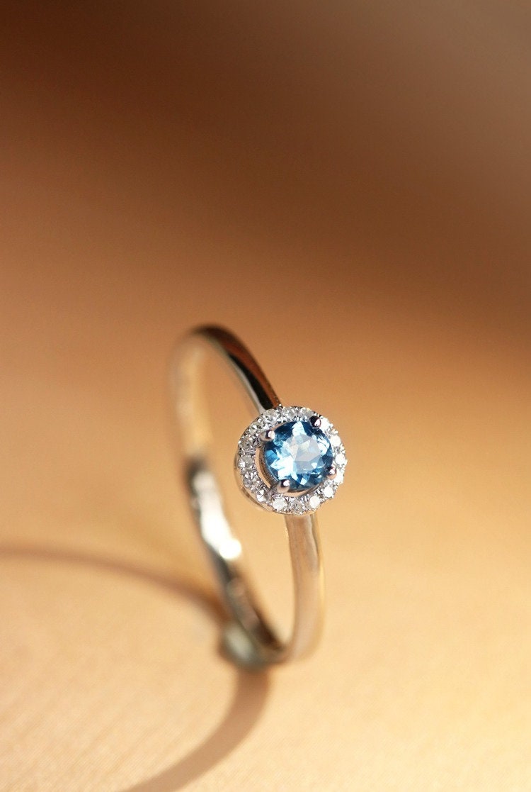 Aquamarine Diamond 18K White Gold Ring