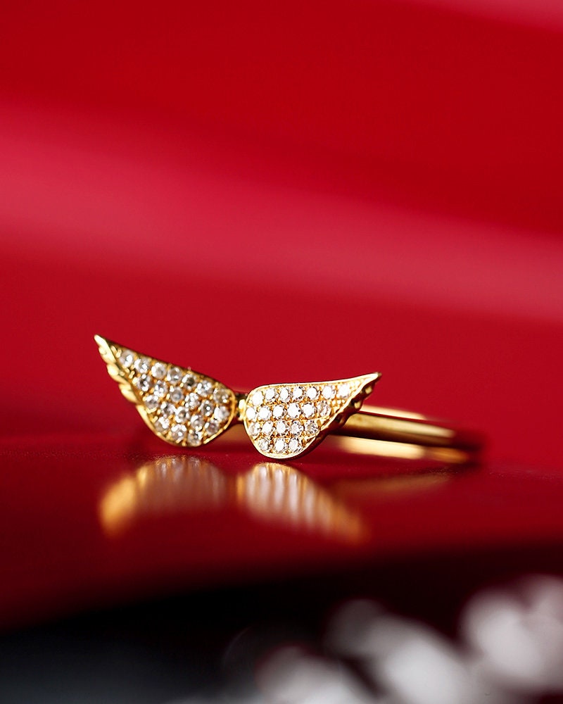 Wing Design White Diamond Ring in 18K Yellow Gold