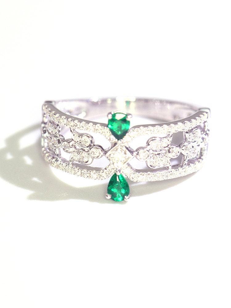 Stacking Emerald Teardrop 18K Gold Ring Set with Diamonds