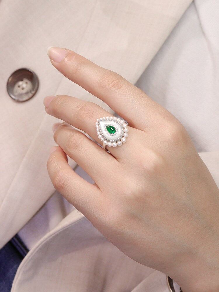 Emerald Cabochon Pearl 18K White Gold Vintage Ring