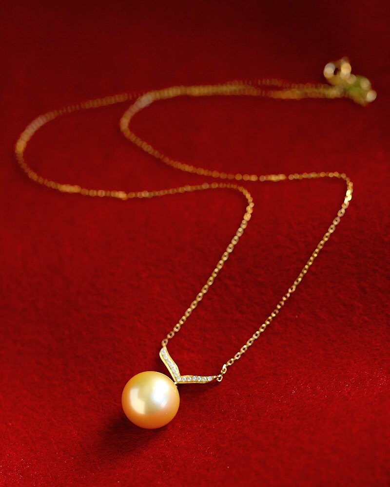 Whale Fin Golden South Sea Pearl Necklace & Diamond - 18K Yellow Gold