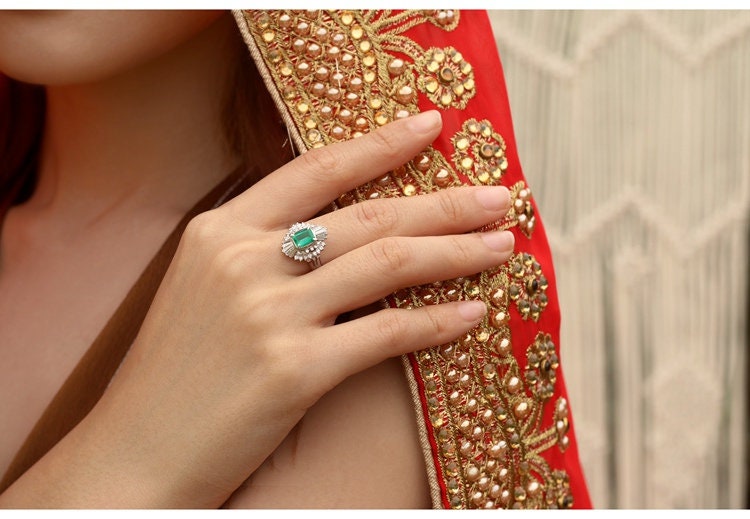 1.02ct Emerald & Diamond Ballerina Ring in 18K White Gold