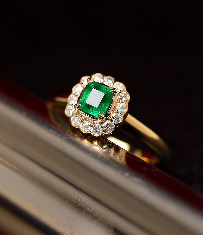 Vintage-Inspired Emerald & Diamond Halo Ring in 18K Yellow Gold