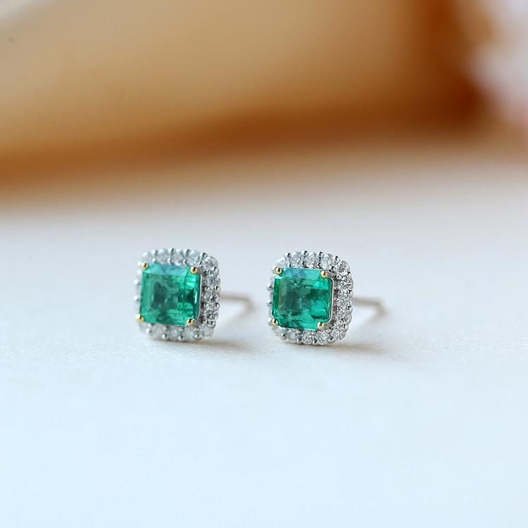 Emerald Studs Halo Diamonds Earrings in Platinum 950