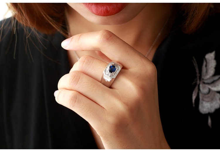 Blue Sapphire & Diamond Signet 18K Gold Ring - Classic Men’s Edition