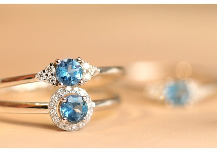 Aquamarine Diamond 18K White Gold Ring