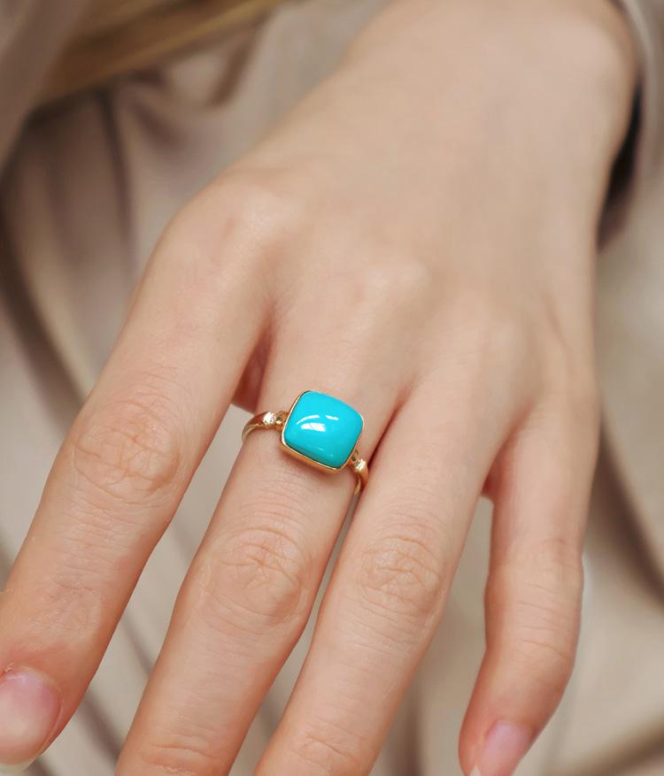 Superior Square Turquoise 18K Yellow Gold Ring