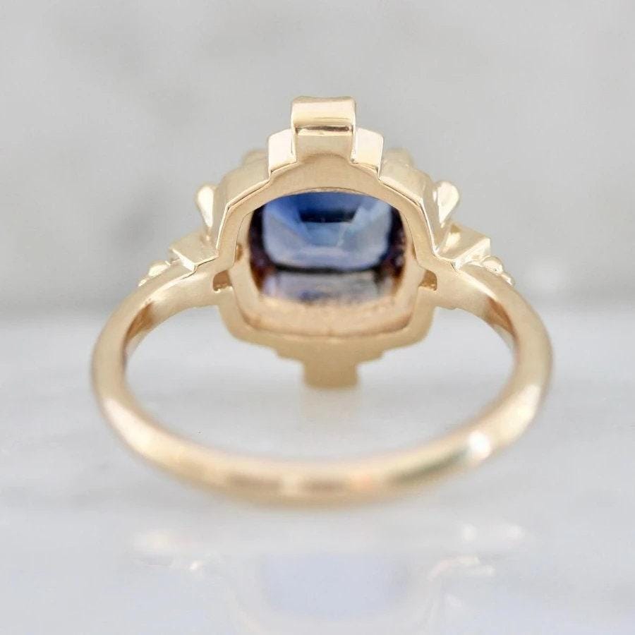 1.5ct Sapphire Horizontal Stone Art Deco Ring - 18K Yellow Gold