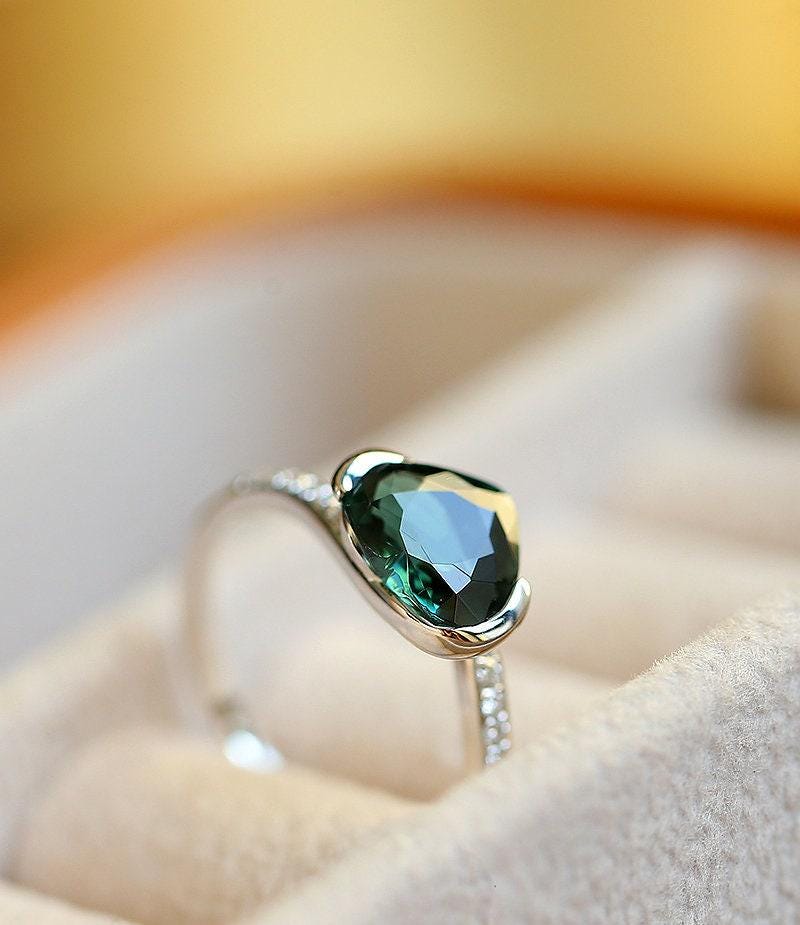 1.7ct Heart-Shaped Teal Sapphire & Diamonds 18K White Gold Ring