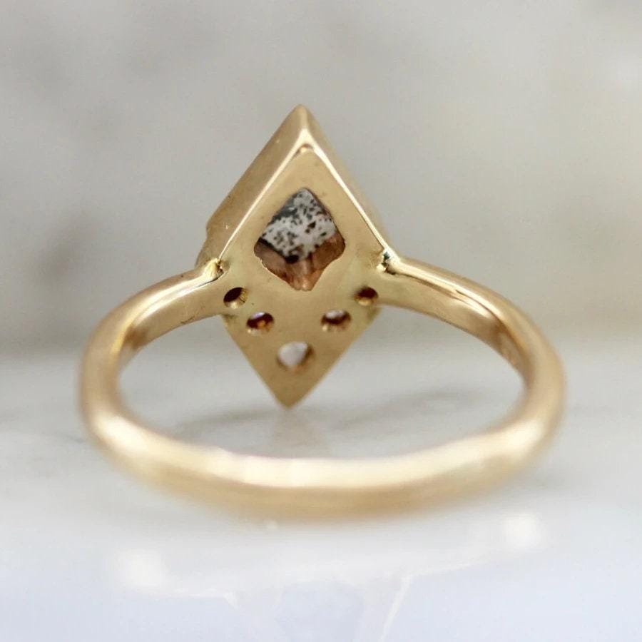 Brilinta Kite Rose Cut Salt & Pepper Diamond 18K Gold Wedding Ring