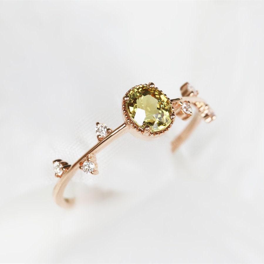 1.2ct Oval Mali Garnet & Diamond Cluster Ring in 18K Yellow Gold