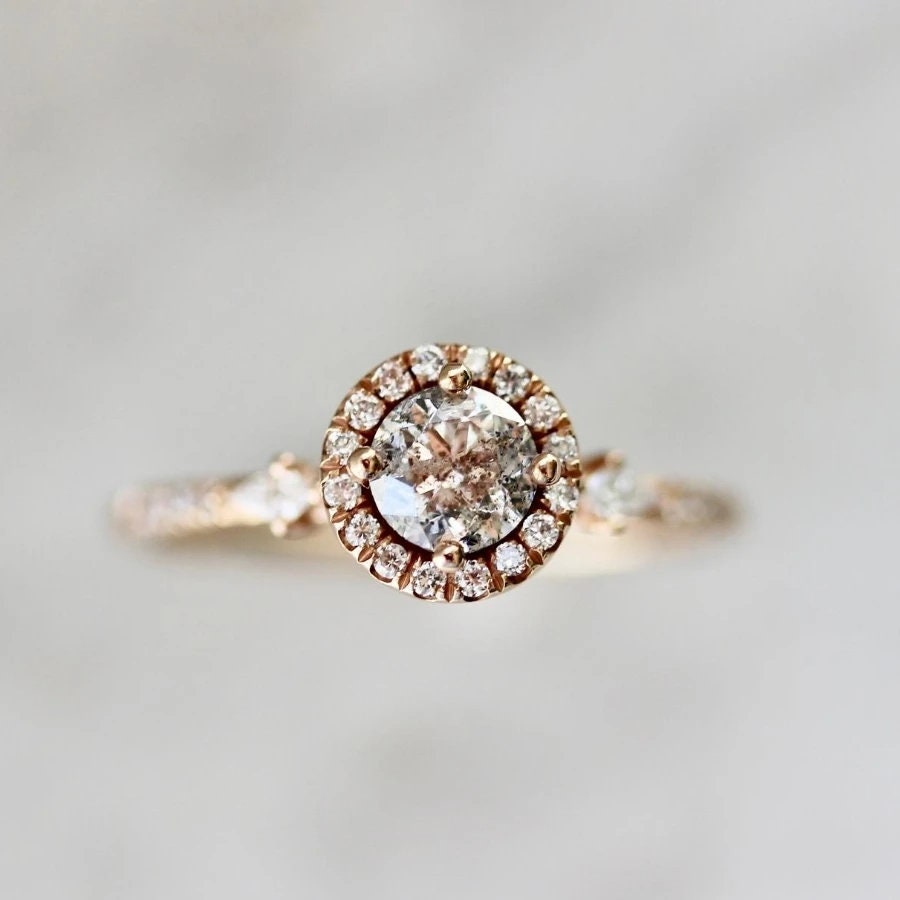 Salt And Pepper Diamond Round Brilliant Cut 18K Gold Wedding Ring