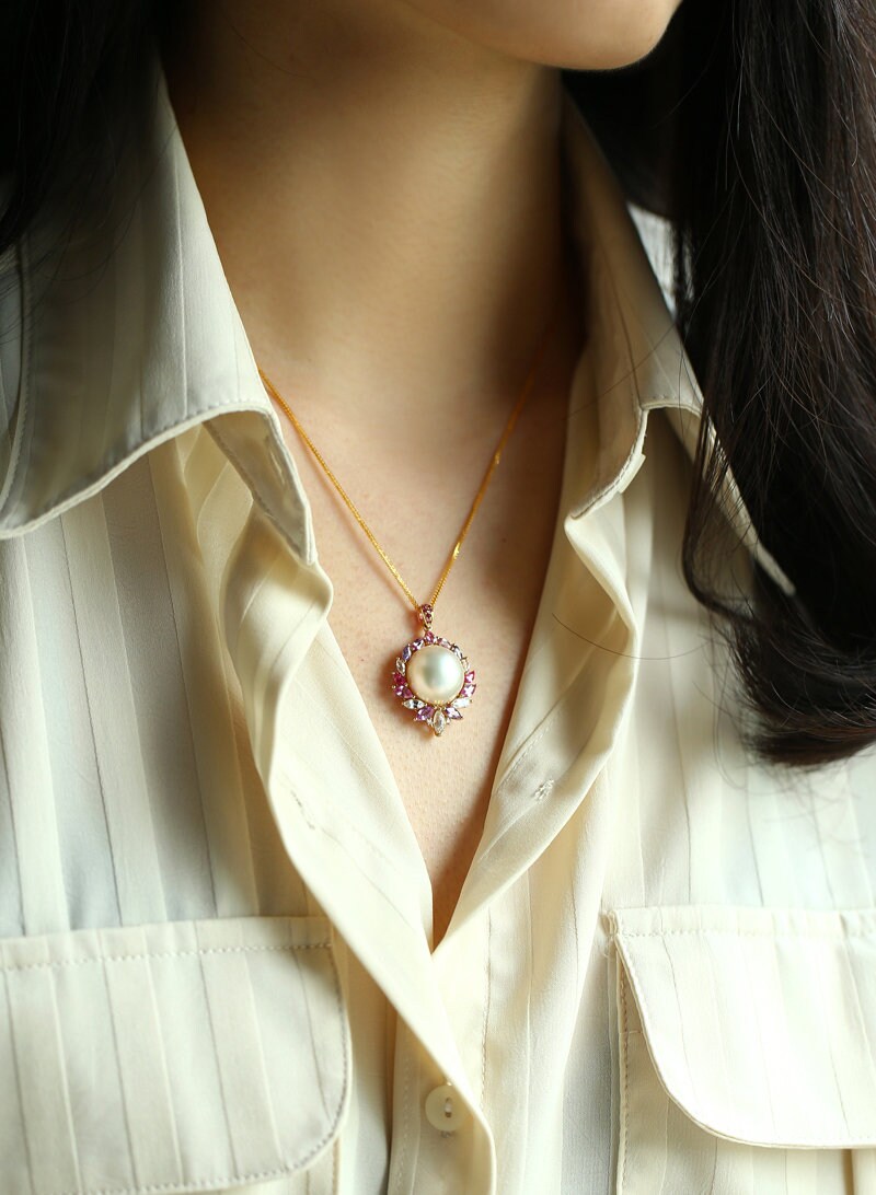 Mabe Pearl & Sapphire Cluster Necklace - 18K Yellow Gold