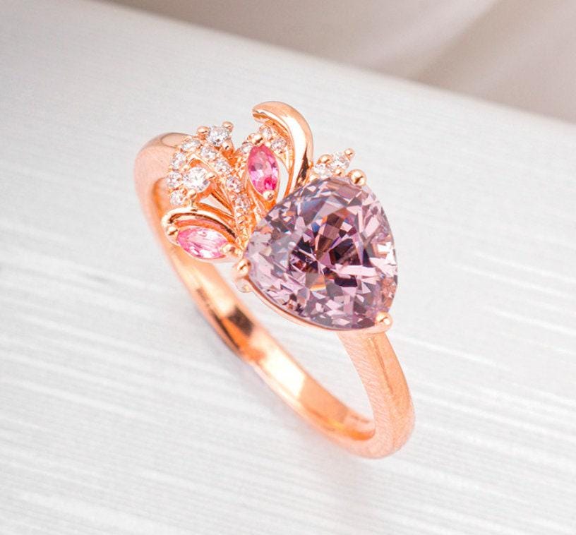 1.5ct Purple Spinel Trillion Ring wtih Diamonds in 18K Rose Gold