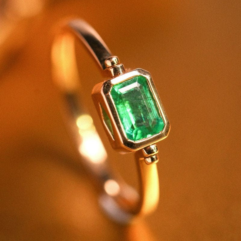 Emerald & White Diamond Horizontal Stone Flip Ring in 18K Yellow Gold