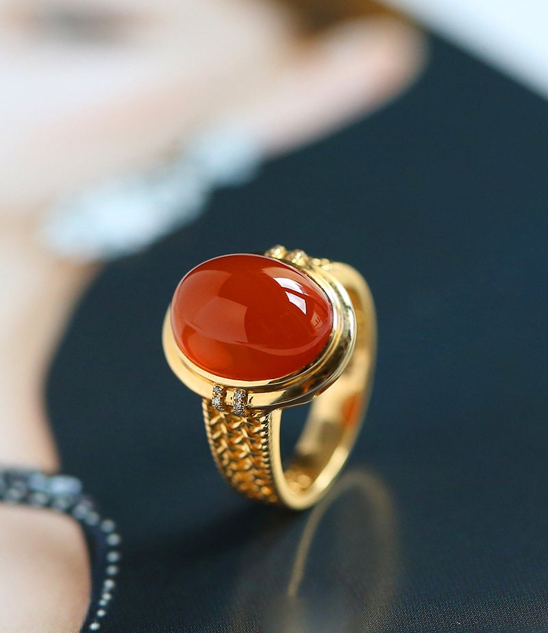 Southern Red Agate Cabochon 18K Chunky Gold Ring