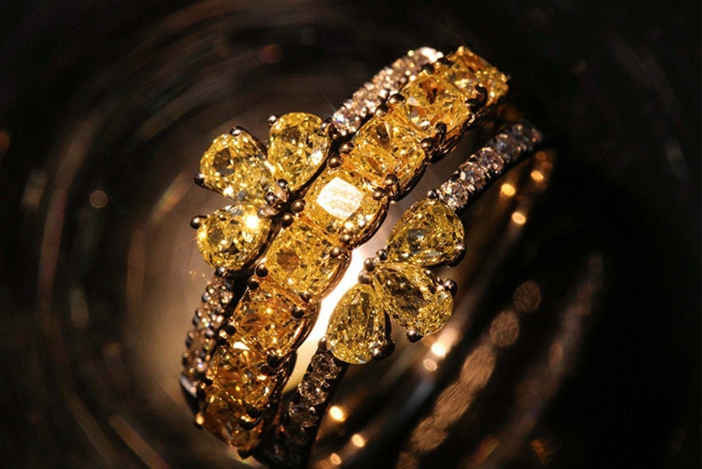 Yellow Diamonds Pear-Shaped Stackable Ring in 18K Rose Gold